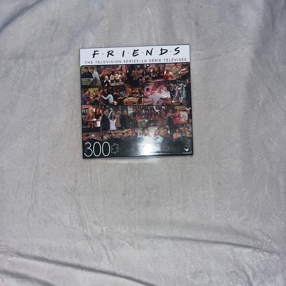 FRIENDS Puzzle with Black and White Box